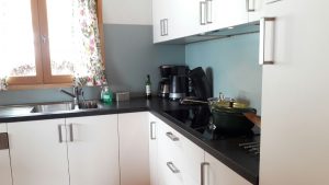 Keuken in Vakantiehuis la Tulipe voor een gezinsvakantie in Frankrijk in de zomer en winter